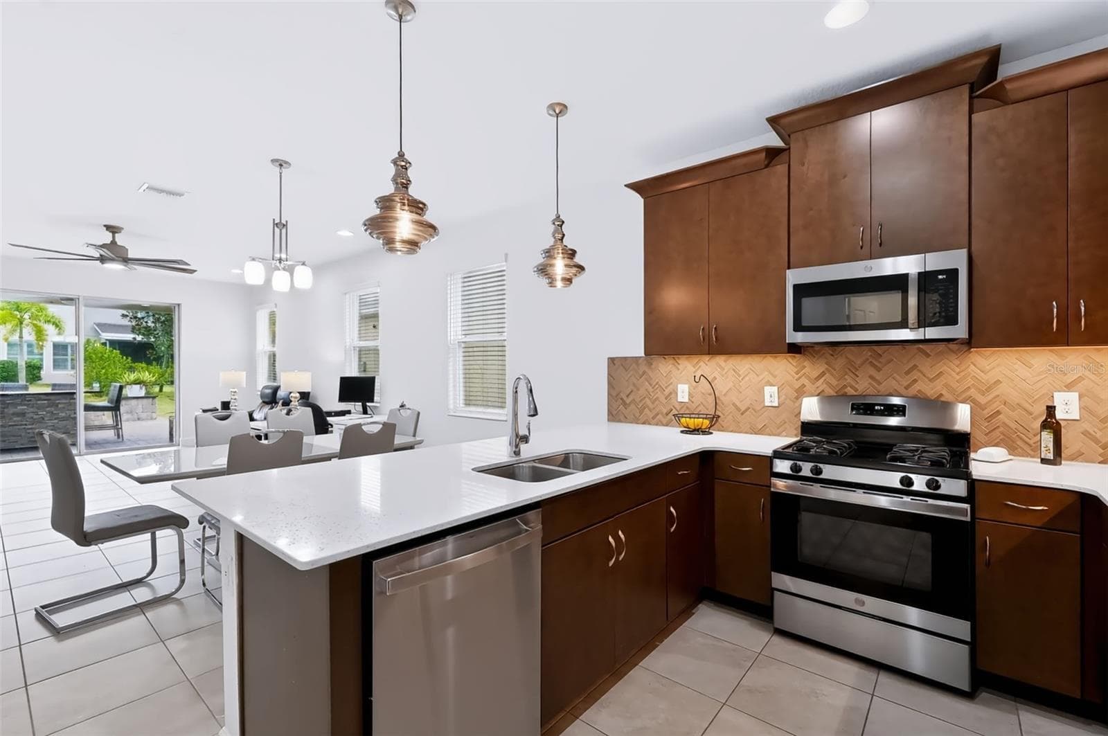 Single Family Residence at 6118 VOYAGERS PL, APOLLO BEACH, photo 23 of 46