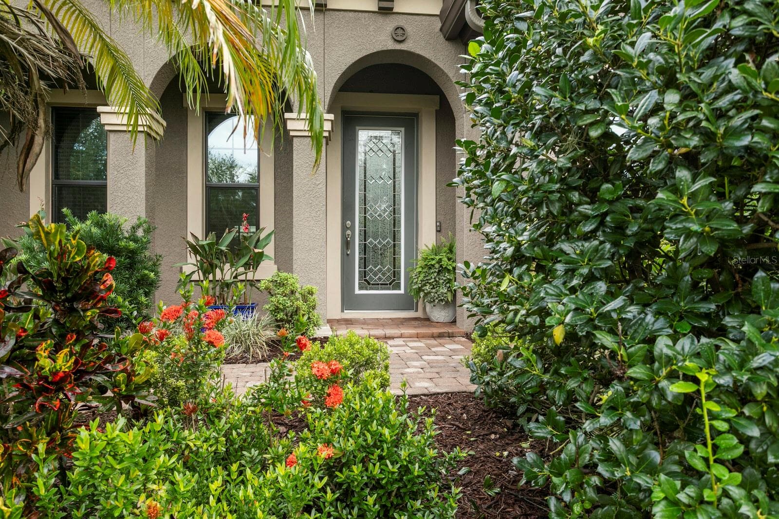 Single Family Residence at 821 FLORESTA ST, BRANDON, photo 2 of 100