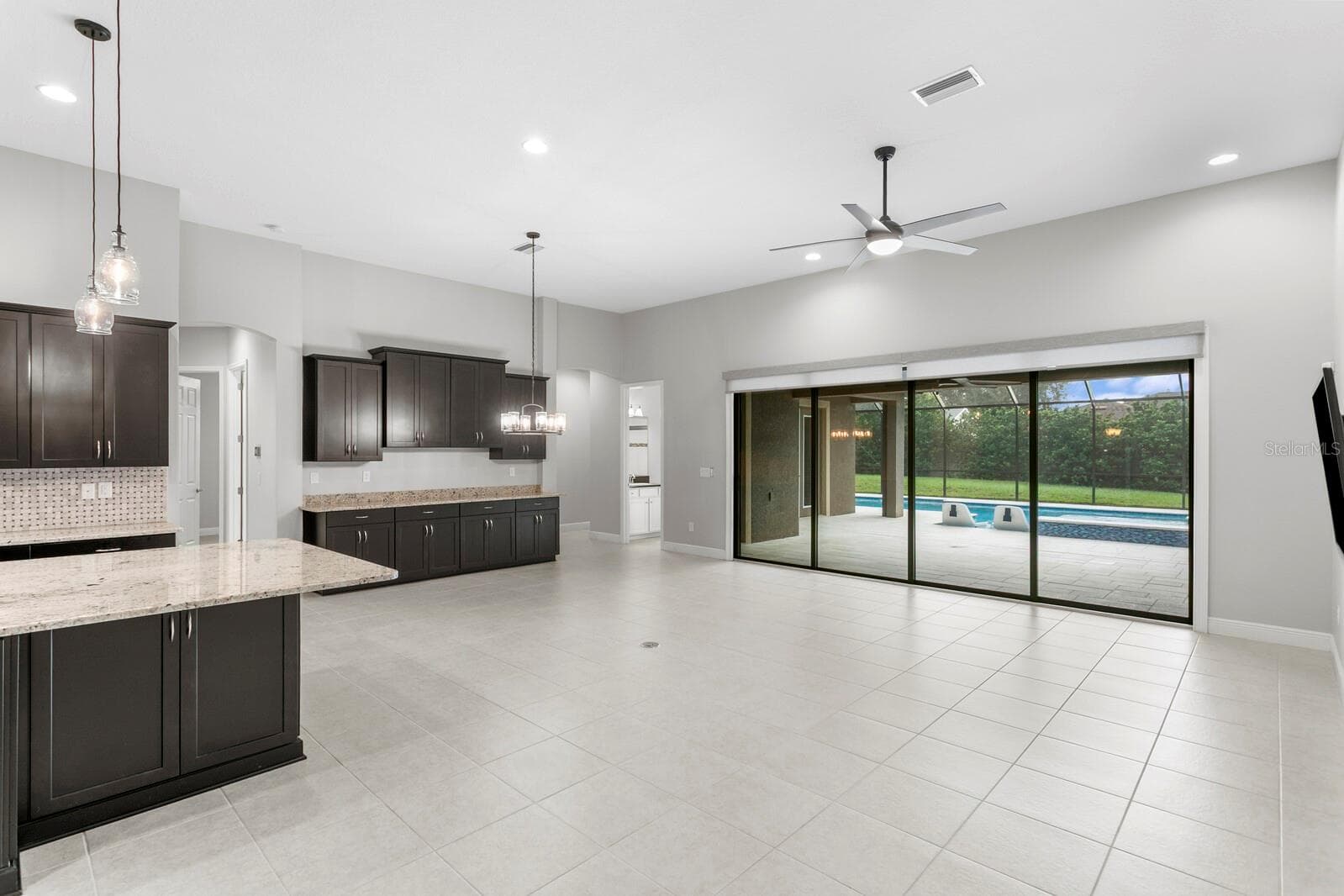 Single Family Residence at 821 FLORESTA ST, BRANDON, photo 13 of 100