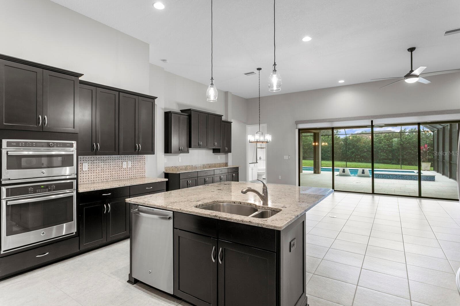 Single Family Residence at 821 FLORESTA ST, BRANDON, photo 27 of 100