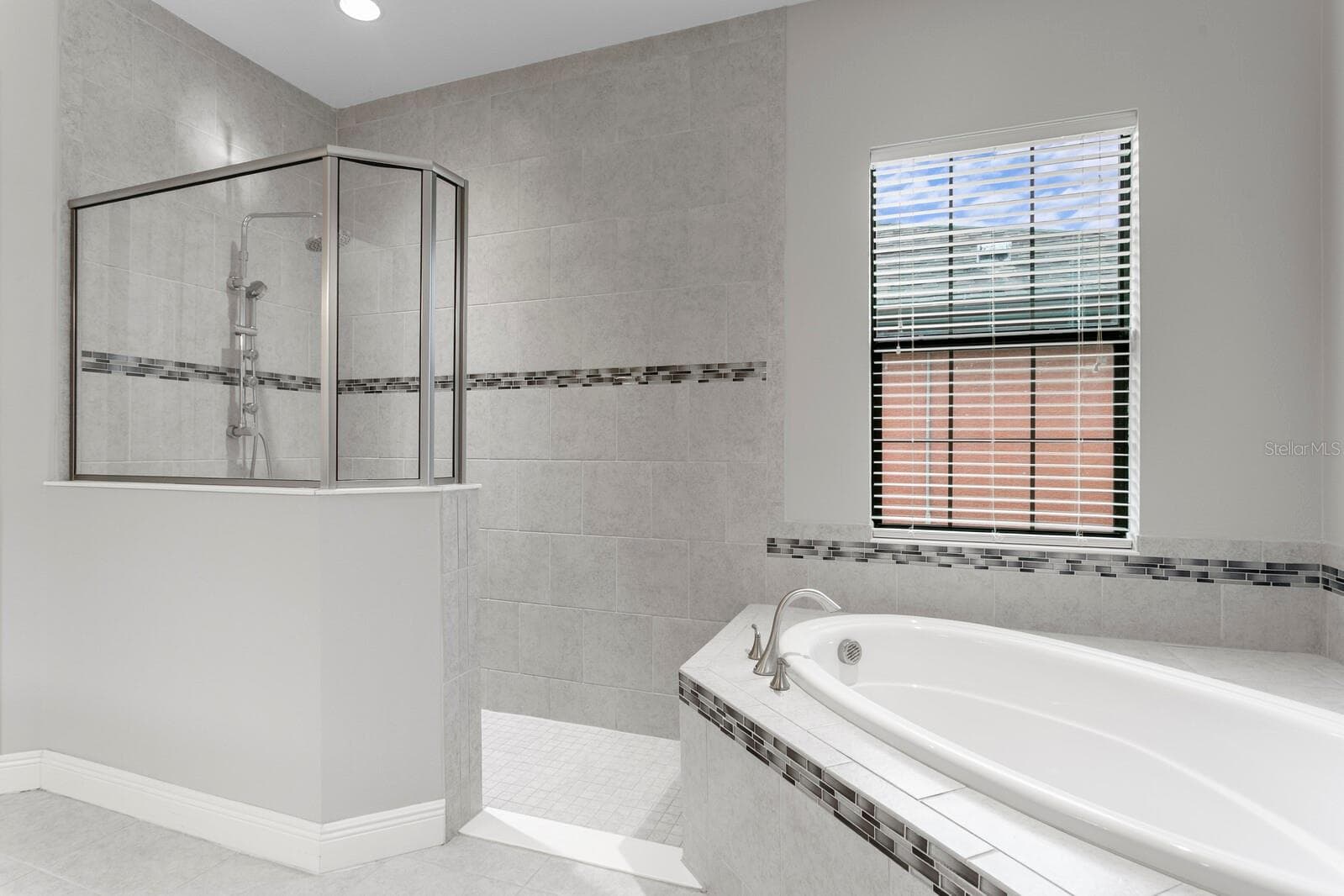 Single Family Residence at 821 FLORESTA ST, BRANDON, photo 37 of 100