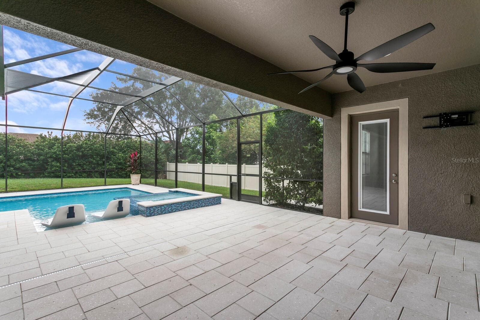 Single Family Residence at 821 FLORESTA ST, BRANDON, photo 47 of 100