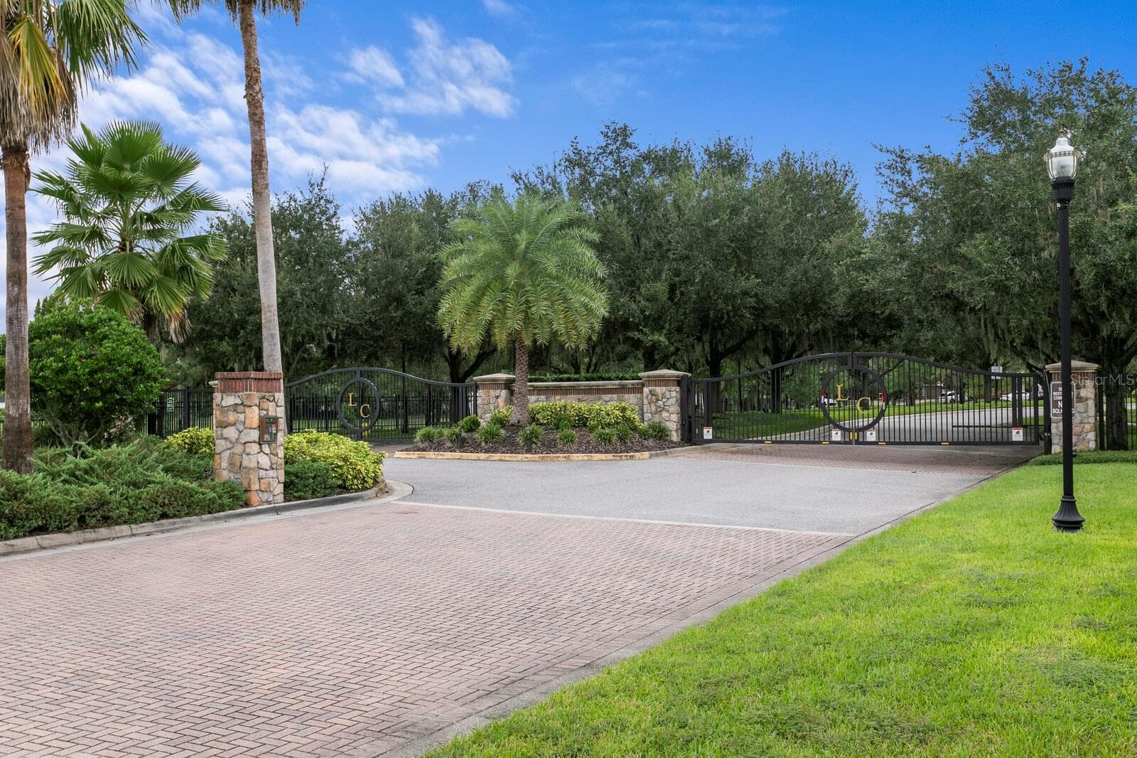 Single Family Residence at 821 FLORESTA ST, BRANDON, photo 62 of 100