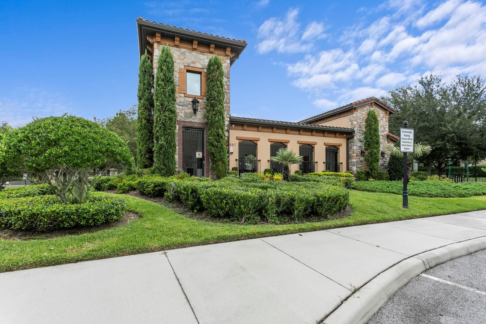 Single Family Residence at 821 FLORESTA ST, BRANDON, photo 63 of 100