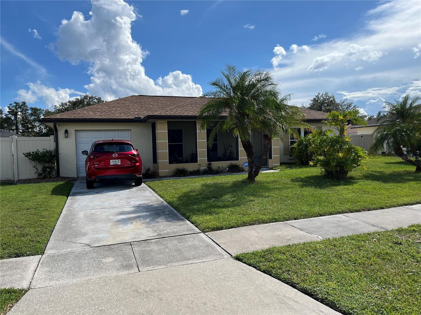Single Family Residence at 220 MISSISSIPPI WOODS LN, ORLANDO, photo 2 of 42