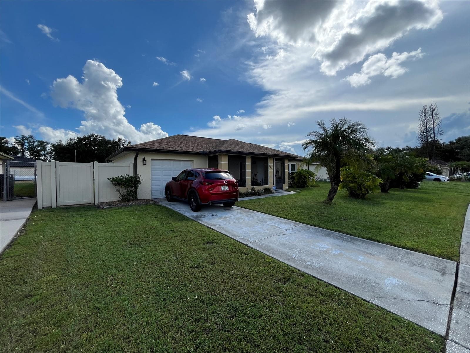 Single Family Residence at 220 MISSISSIPPI WOODS LN, ORLANDO, photo 3 of 42