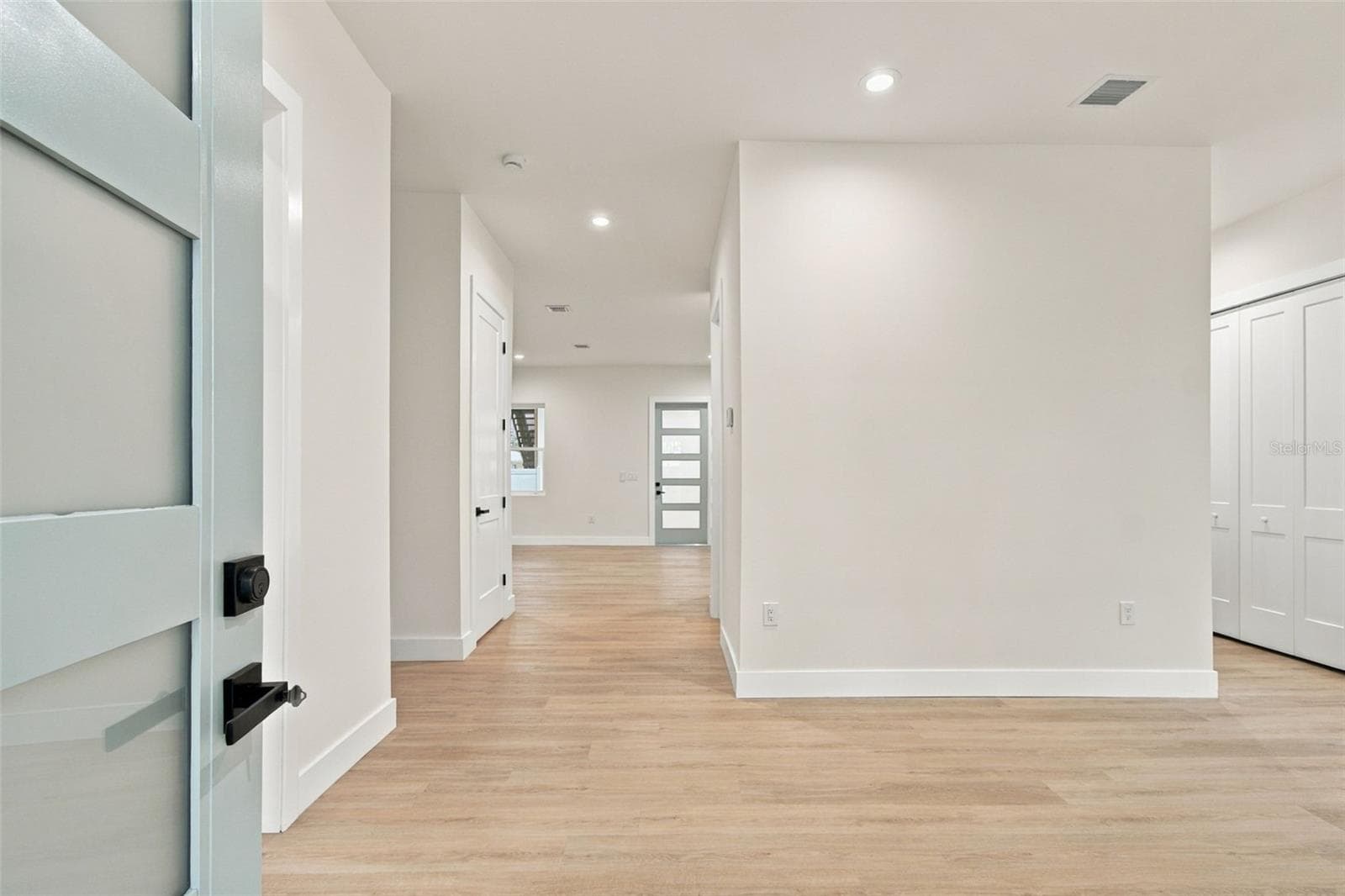 Single Family Residence at 5620 3RD AVE N, ST PETERSBURG, photo 6 of 97
