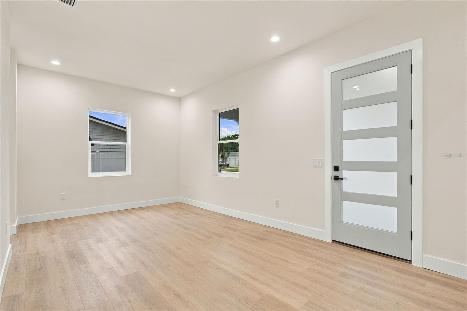 Single Family Residence at 5620 3RD AVE N, ST PETERSBURG, photo 9 of 97