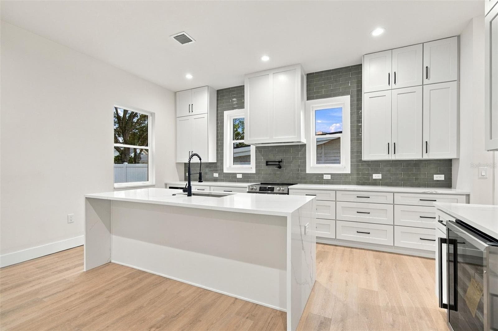 Single Family Residence at 5620 3RD AVE N, ST PETERSBURG, photo 11 of 97