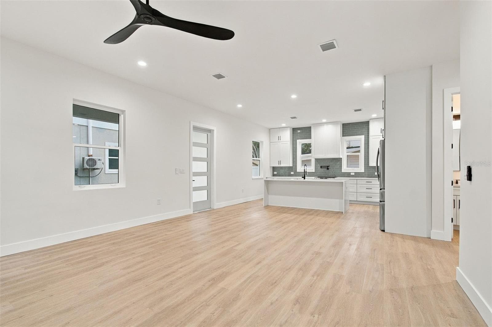 Single Family Residence at 5620 3RD AVE N, ST PETERSBURG, photo 18 of 97