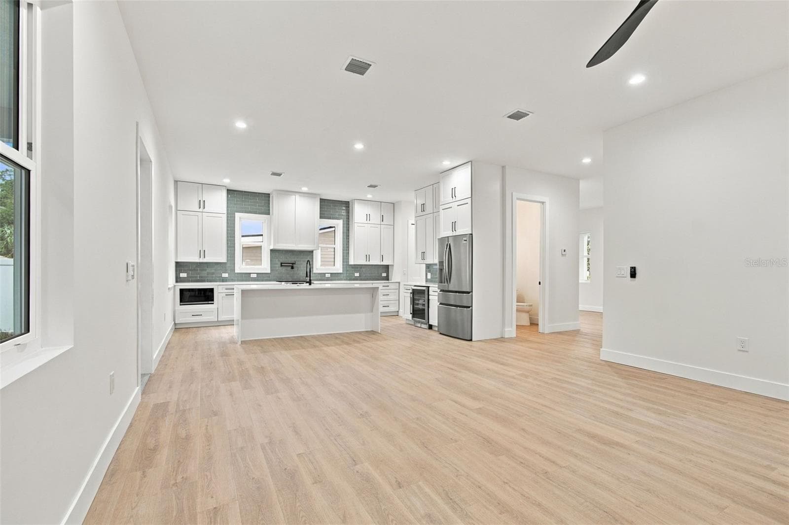 Single Family Residence at 5620 3RD AVE N, ST PETERSBURG, photo 20 of 97