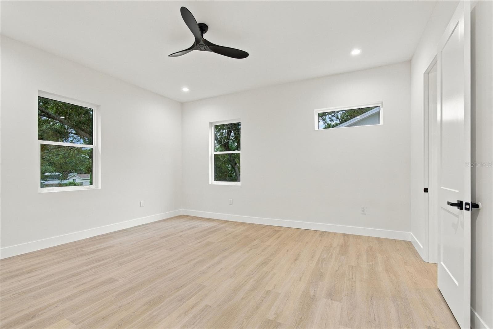 Single Family Residence at 5620 3RD AVE N, ST PETERSBURG, photo 37 of 97
