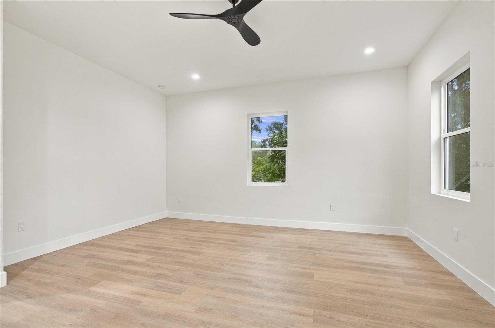 Single Family Residence at 5620 3RD AVE N, ST PETERSBURG, photo 39 of 97