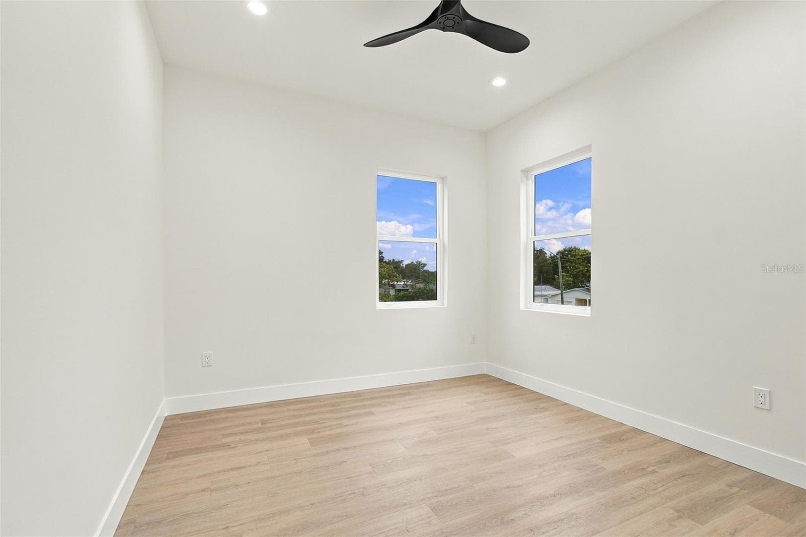 Single Family Residence at 5620 3RD AVE N, ST PETERSBURG, photo 55 of 97