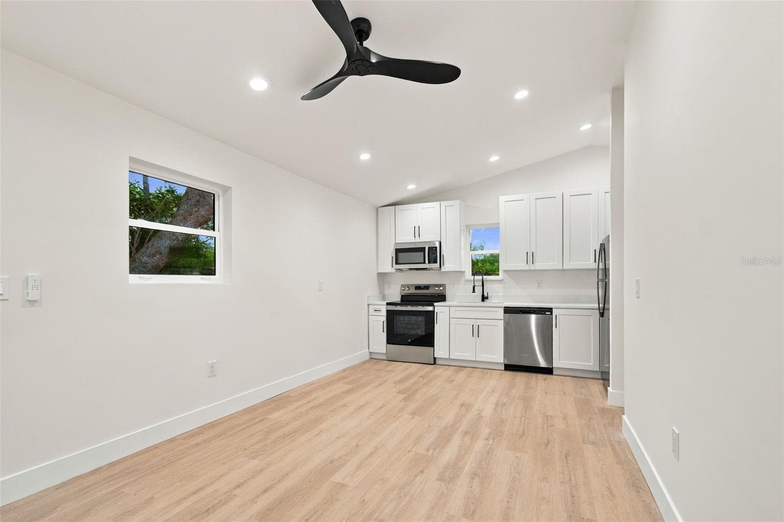Single Family Residence at 5620 3RD AVE N, ST PETERSBURG, photo 77 of 97