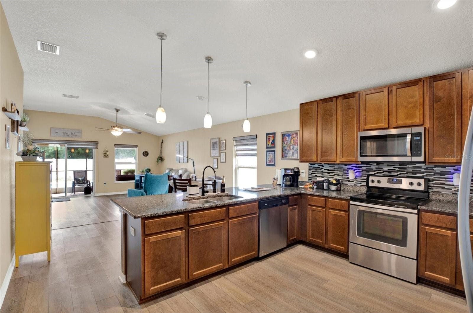 Single Family Residence at 14076 FINSBURY DR, SPRING HILL, photo 9 of 30