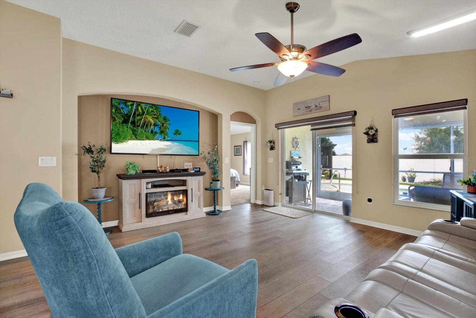 Single Family Residence at 14076 FINSBURY DR, SPRING HILL, photo 10 of 30