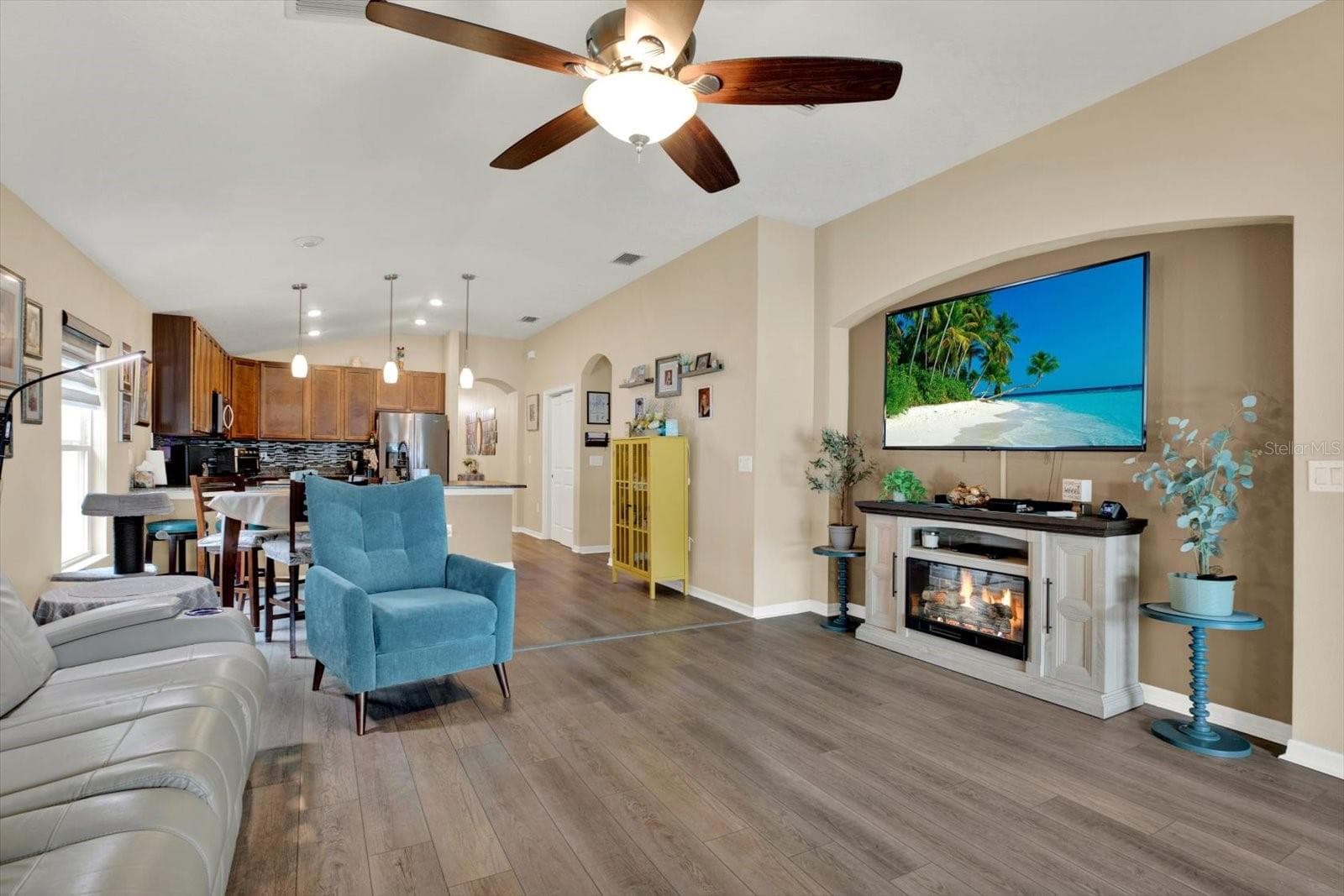 Single Family Residence at 14076 FINSBURY DR, SPRING HILL, photo 11 of 30
