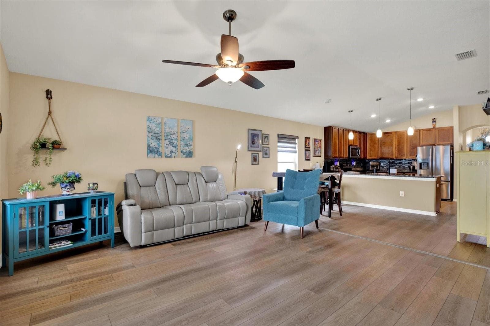 Single Family Residence at 14076 FINSBURY DR, SPRING HILL, photo 12 of 30