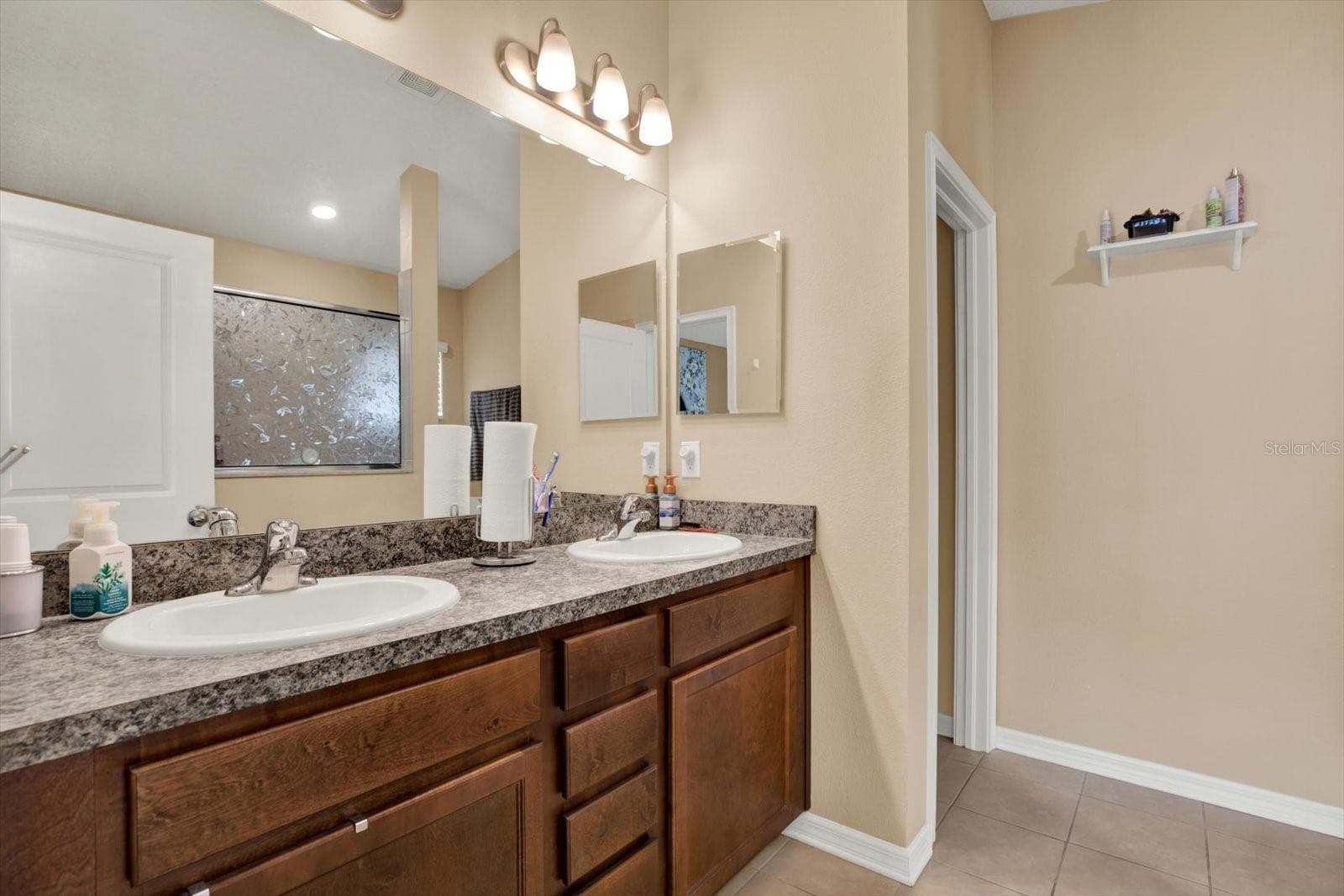 Single Family Residence at 14076 FINSBURY DR, SPRING HILL, photo 16 of 30