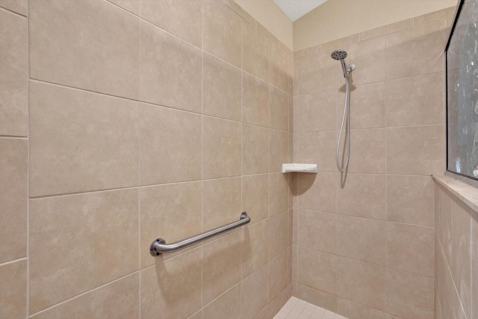 Single Family Residence at 14076 FINSBURY DR, SPRING HILL, photo 17 of 30