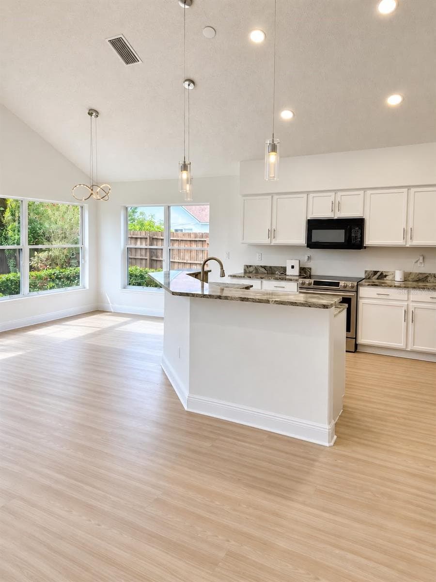 Dinette/Kitchen - 2141 FALKNER RD, MAITLAND