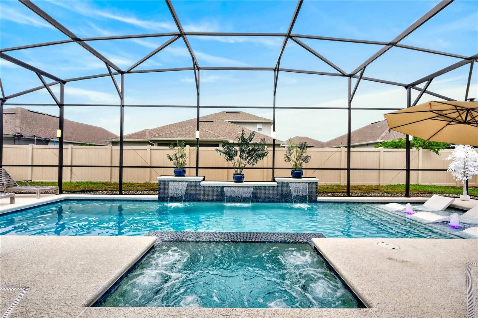Heated Saltwater Pool & Spa - 489 AVILA PL, HOWEY IN THE HILLS