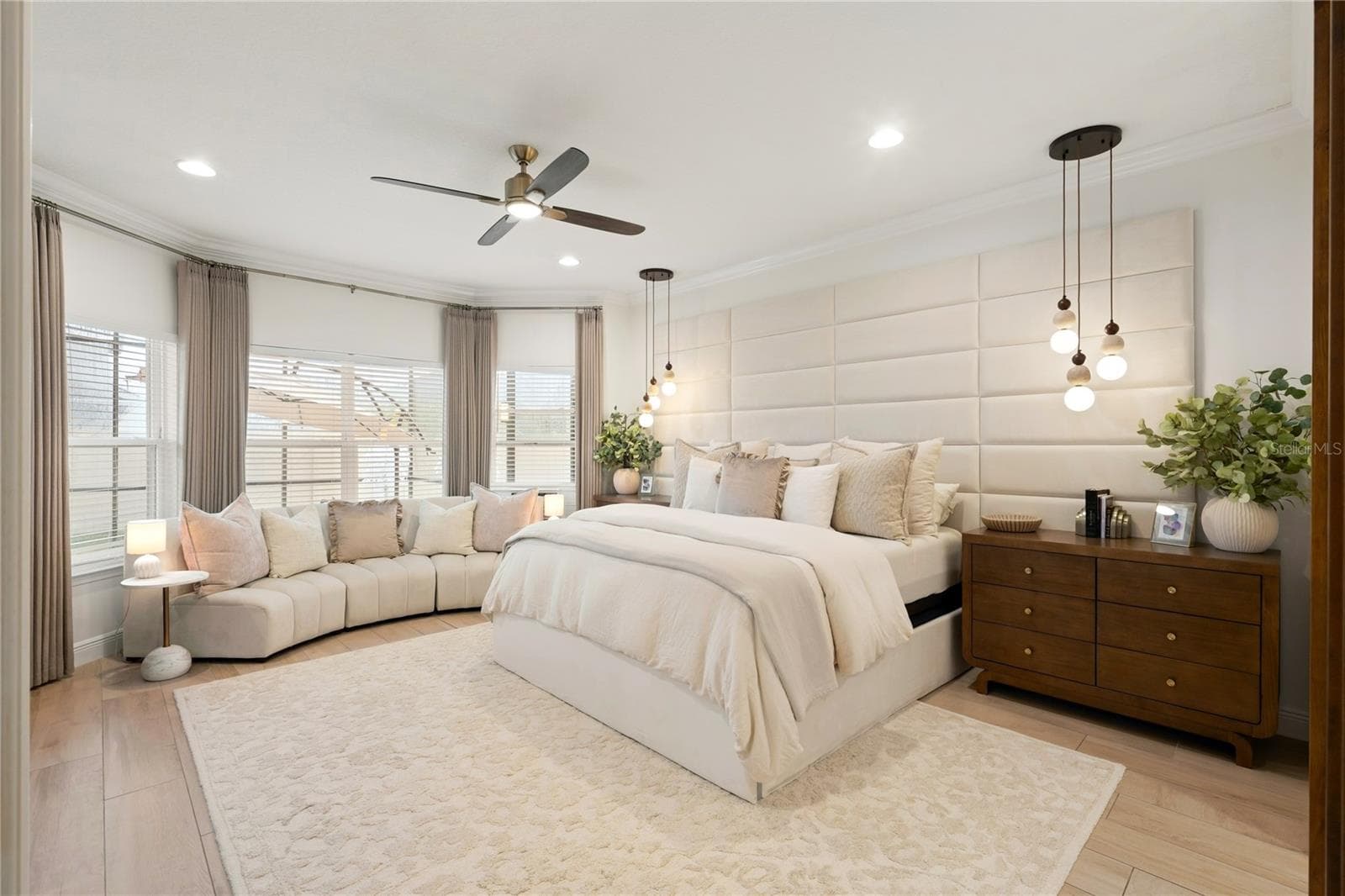 Primary Bedroom with Bay Window - 489 AVILA PL, HOWEY IN THE HILLS