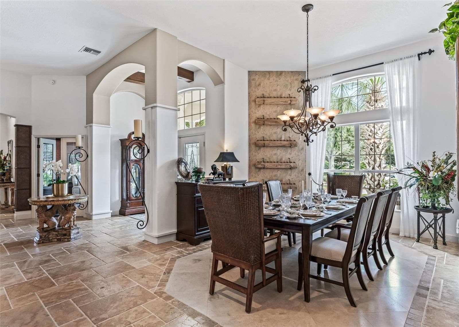 Gorgeous Floor to Ceiling Accent Wall - 2917 LARRANAGA DR, THE VILLAGES