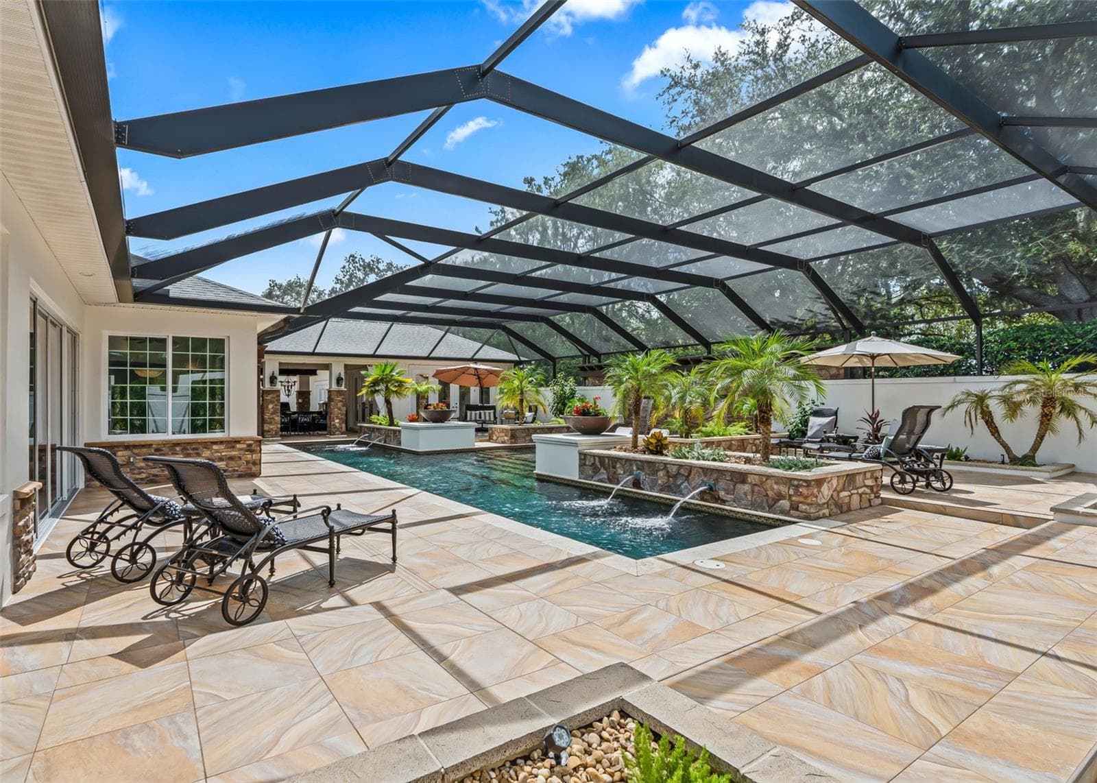 Plenty of Lounging Areas - 2917 LARRANAGA DR, THE VILLAGES