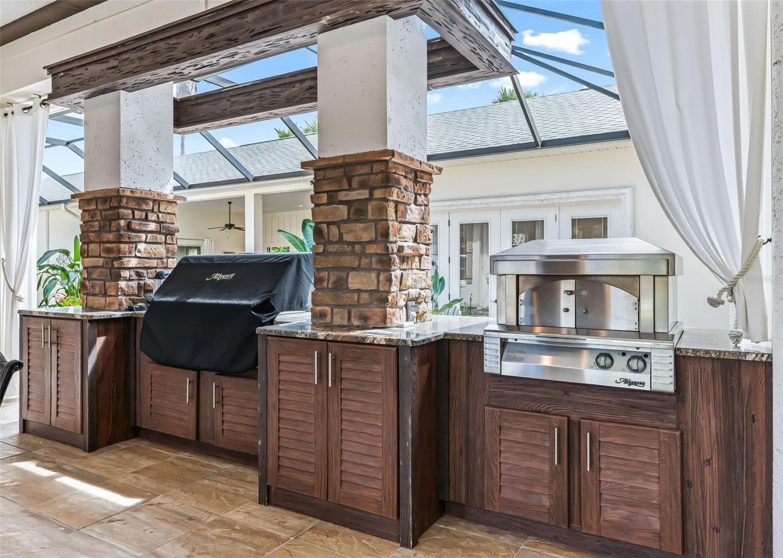 Outdoor Kitchen with Alfresco Grill and Pizza Oven - 2917 LARRANAGA DR, THE VILLAGES