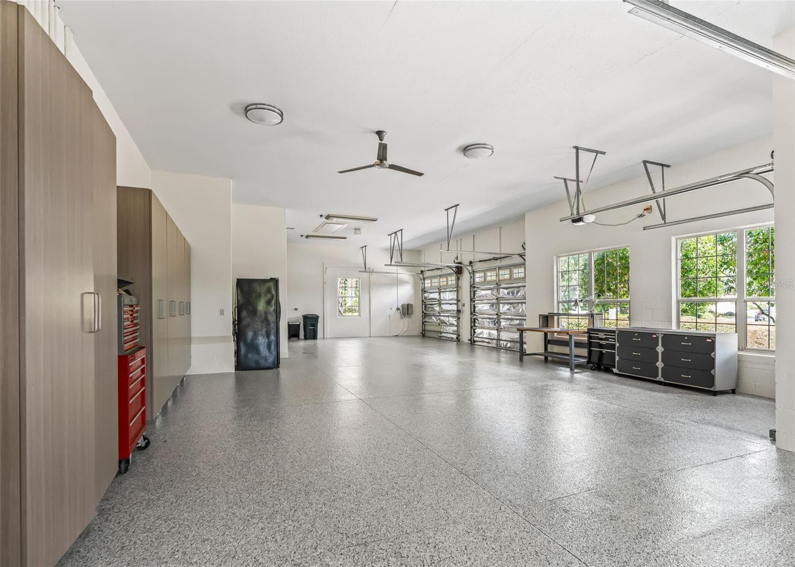 4 Car Plus Golf Cart Garage w/Custom Storage - 2917 LARRANAGA DR, THE VILLAGES