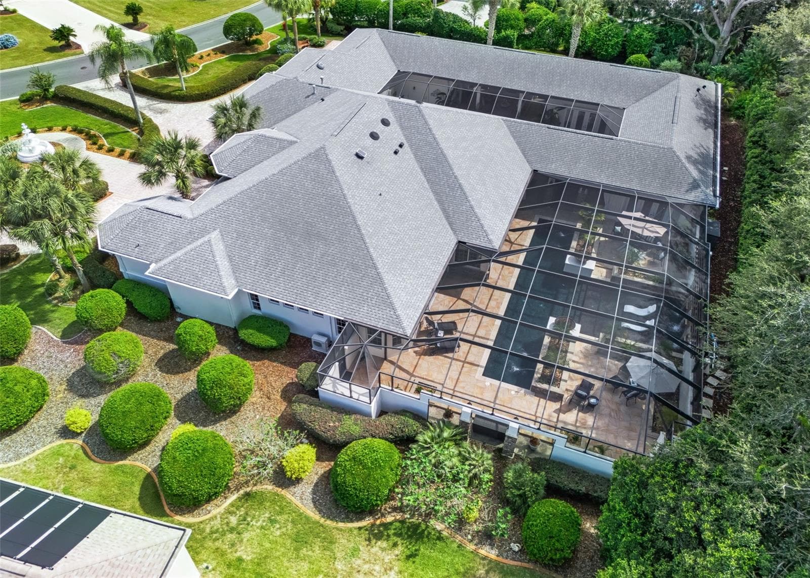 Outdoor Area is Fully Screen Enclosed - 2917 LARRANAGA DR, THE VILLAGES