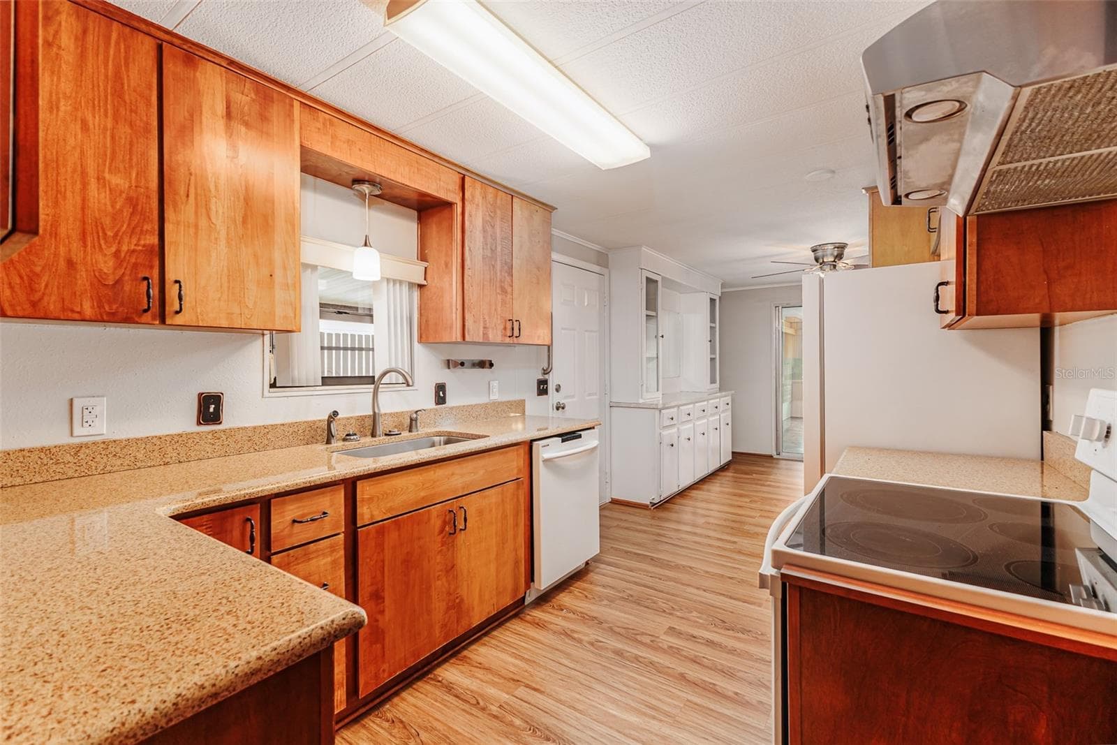 Manufactured Home at 2055 S FLORAL AVE #224, BARTOW, photo 3 of 28