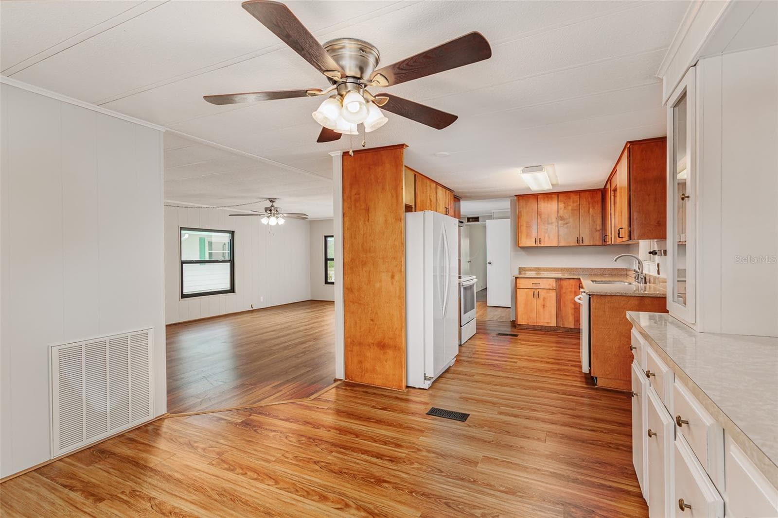 Manufactured Home at 2055 S FLORAL AVE #224, BARTOW, photo 4 of 28