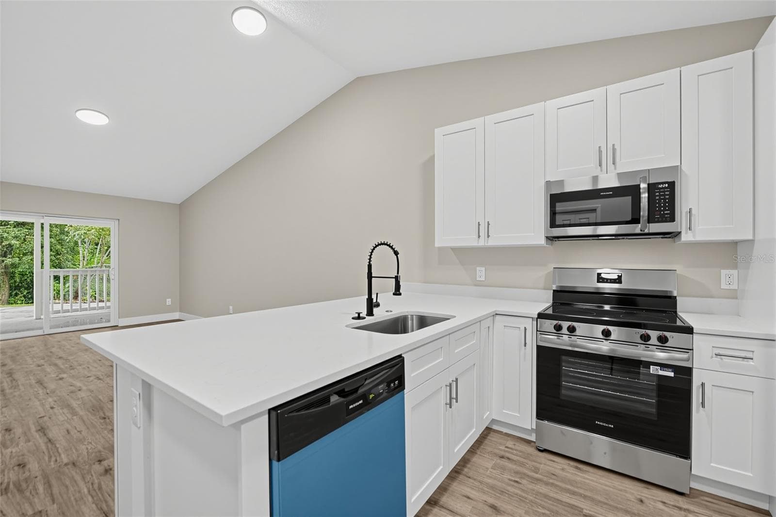 Half Duplex at 583 BABLONICA DR, ORLANDO, photo 2 of 29