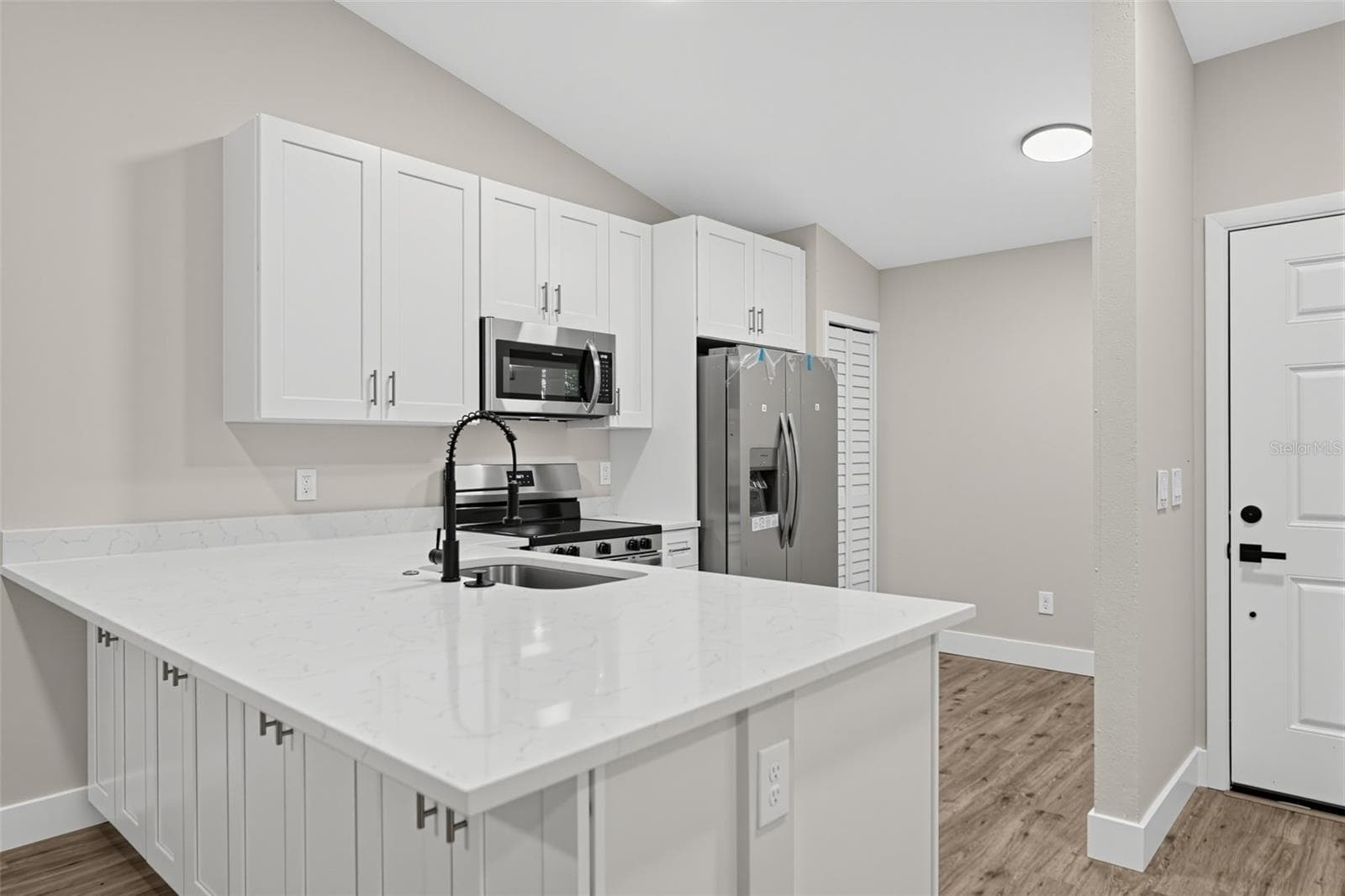 Half Duplex at 583 BABLONICA DR, ORLANDO, photo 3 of 29