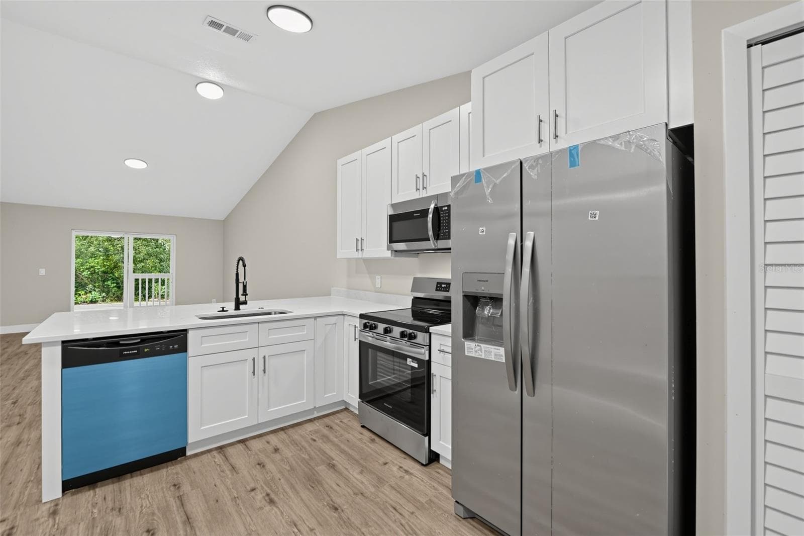 Half Duplex at 583 BABLONICA DR, ORLANDO, photo 4 of 29