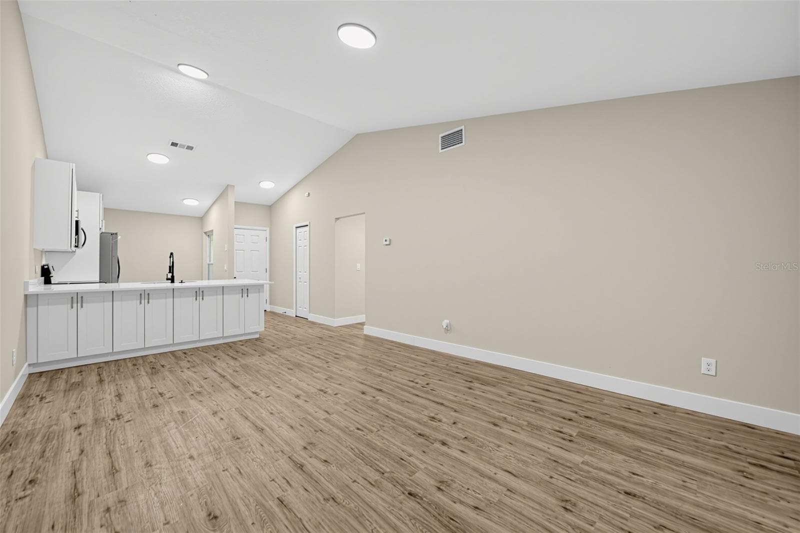 Half Duplex at 583 BABLONICA DR, ORLANDO, photo 5 of 29