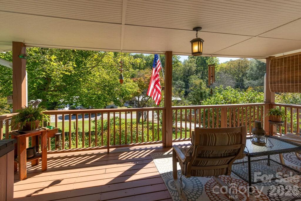Single Family Residence at 115 Rolling Hills Drive, Franklin, photo 5 of 46