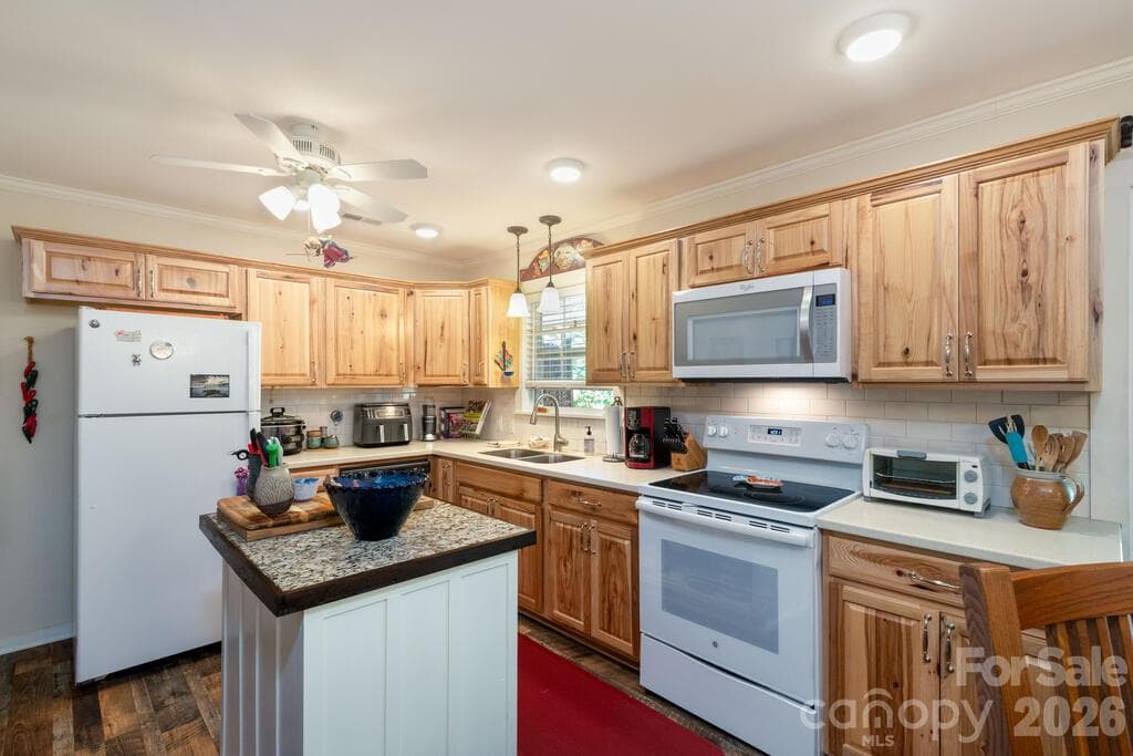 Single Family Residence at 115 Rolling Hills Drive, Franklin, photo 11 of 46