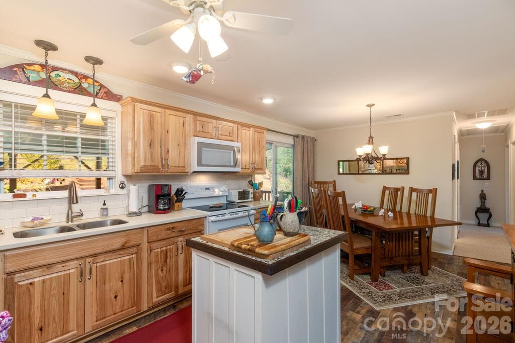 Single Family Residence at 115 Rolling Hills Drive, Franklin, photo 12 of 46