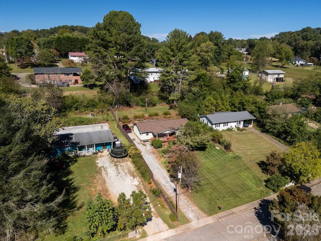 Single Family Residence at 115 Rolling Hills Drive, Franklin, photo 32 of 46