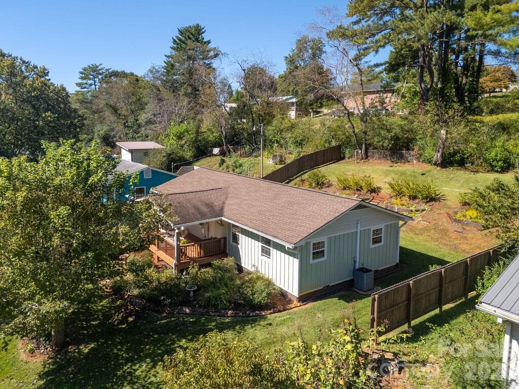 Single Family Residence at 115 Rolling Hills Drive, Franklin, photo 34 of 46
