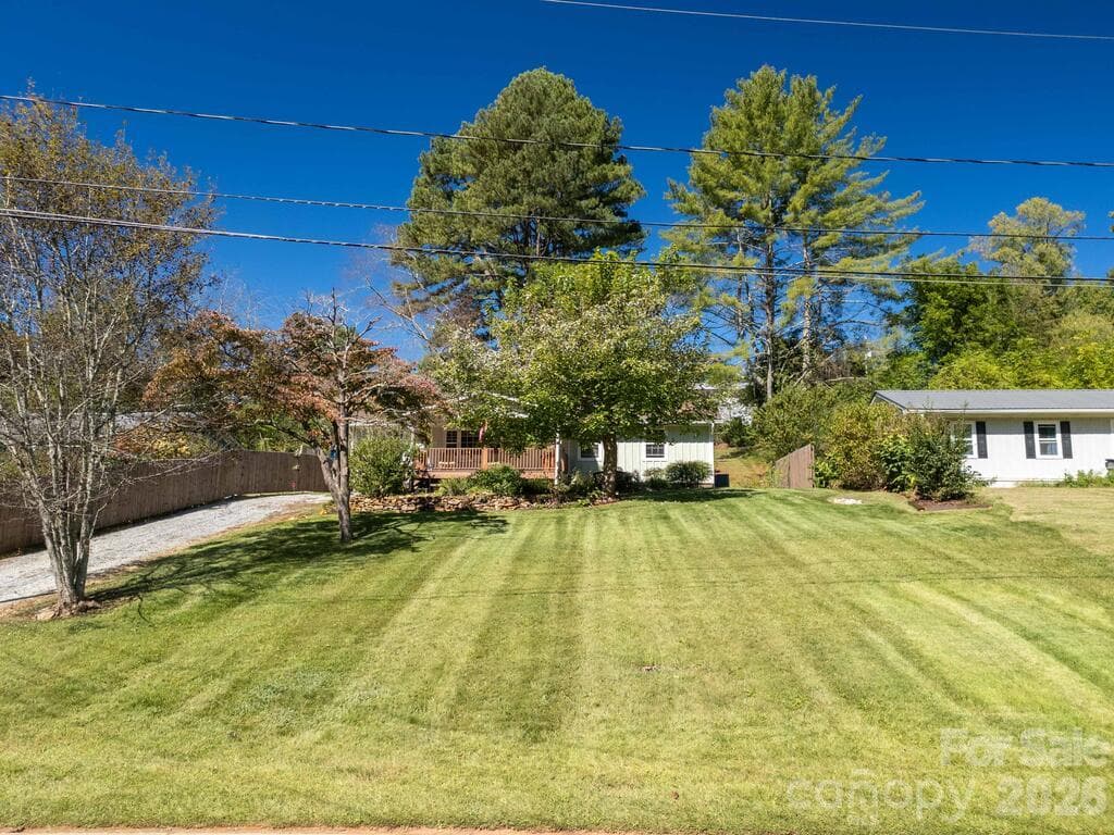 Single Family Residence at 115 Rolling Hills Drive, Franklin, photo 35 of 46