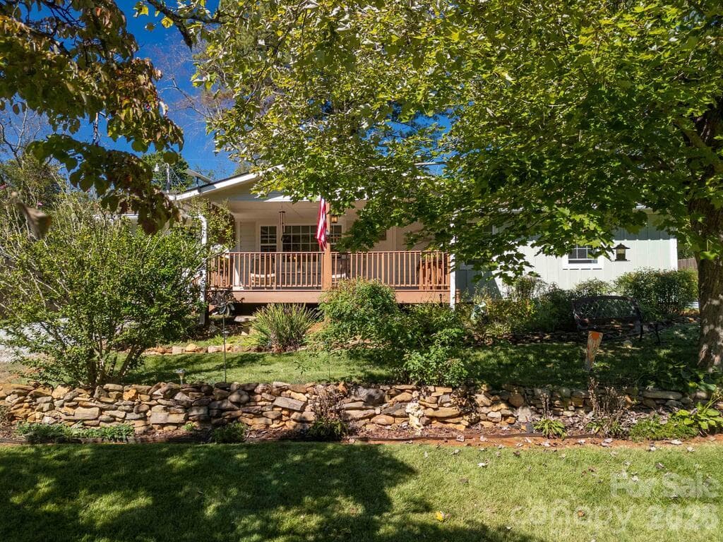 Single Family Residence at 115 Rolling Hills Drive, Franklin, photo 37 of 46