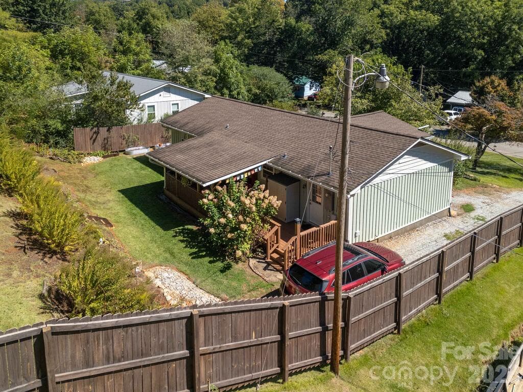 Single Family Residence at 115 Rolling Hills Drive, Franklin, photo 45 of 46