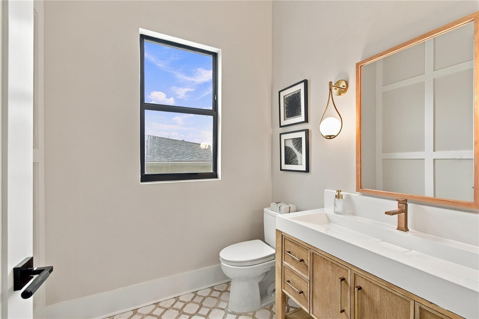 Powder Room - 3615 S LIGHTNER DR, TAMPA