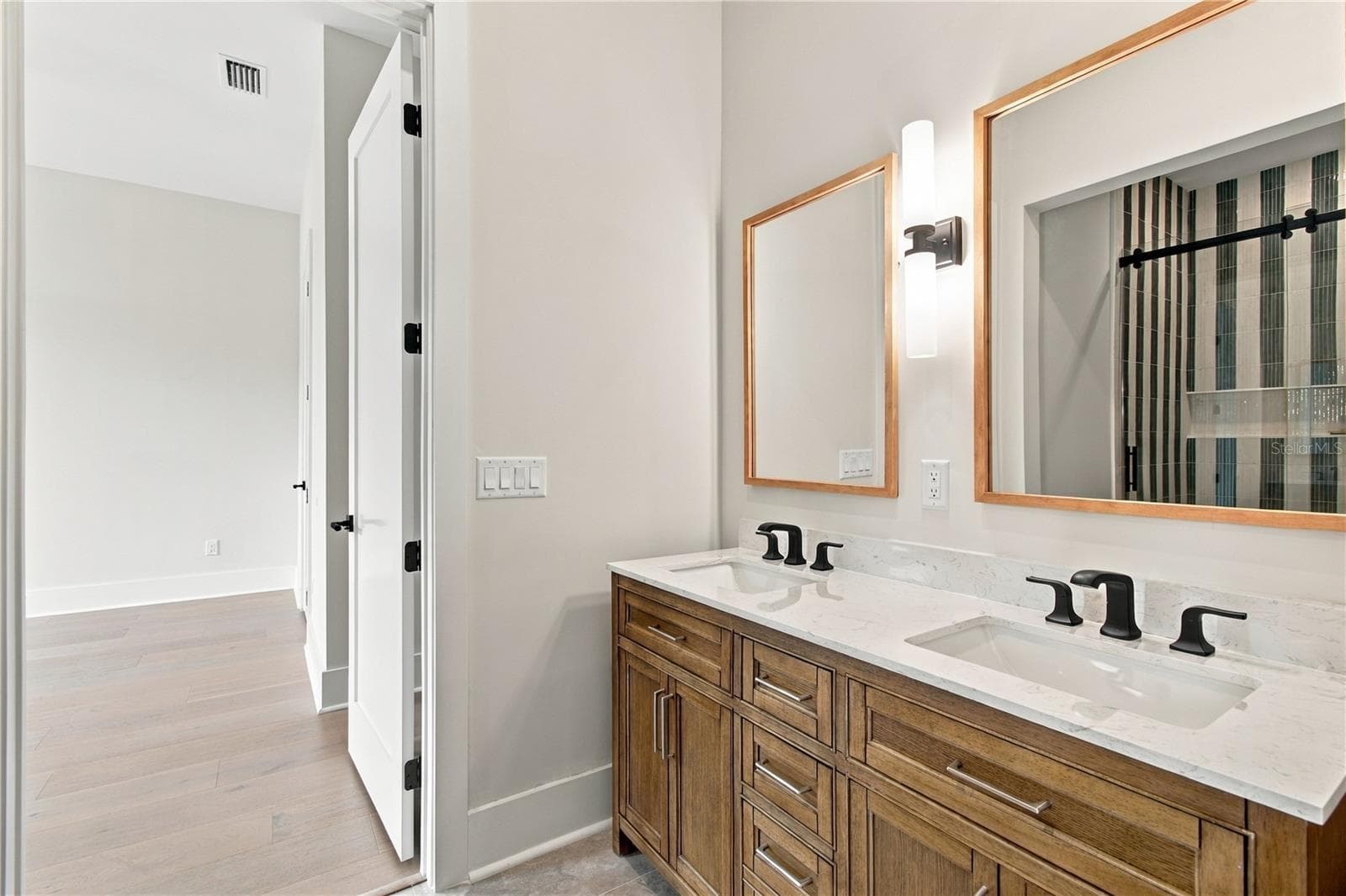 Jack and Jill Bathroom - 3615 S LIGHTNER DR, TAMPA