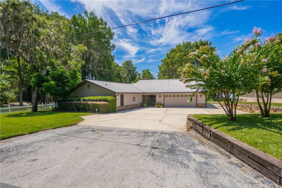 Single Family Residence at 85 S Hunting Lodge DR, INVERNESS FL 34453, photo 2 of 86